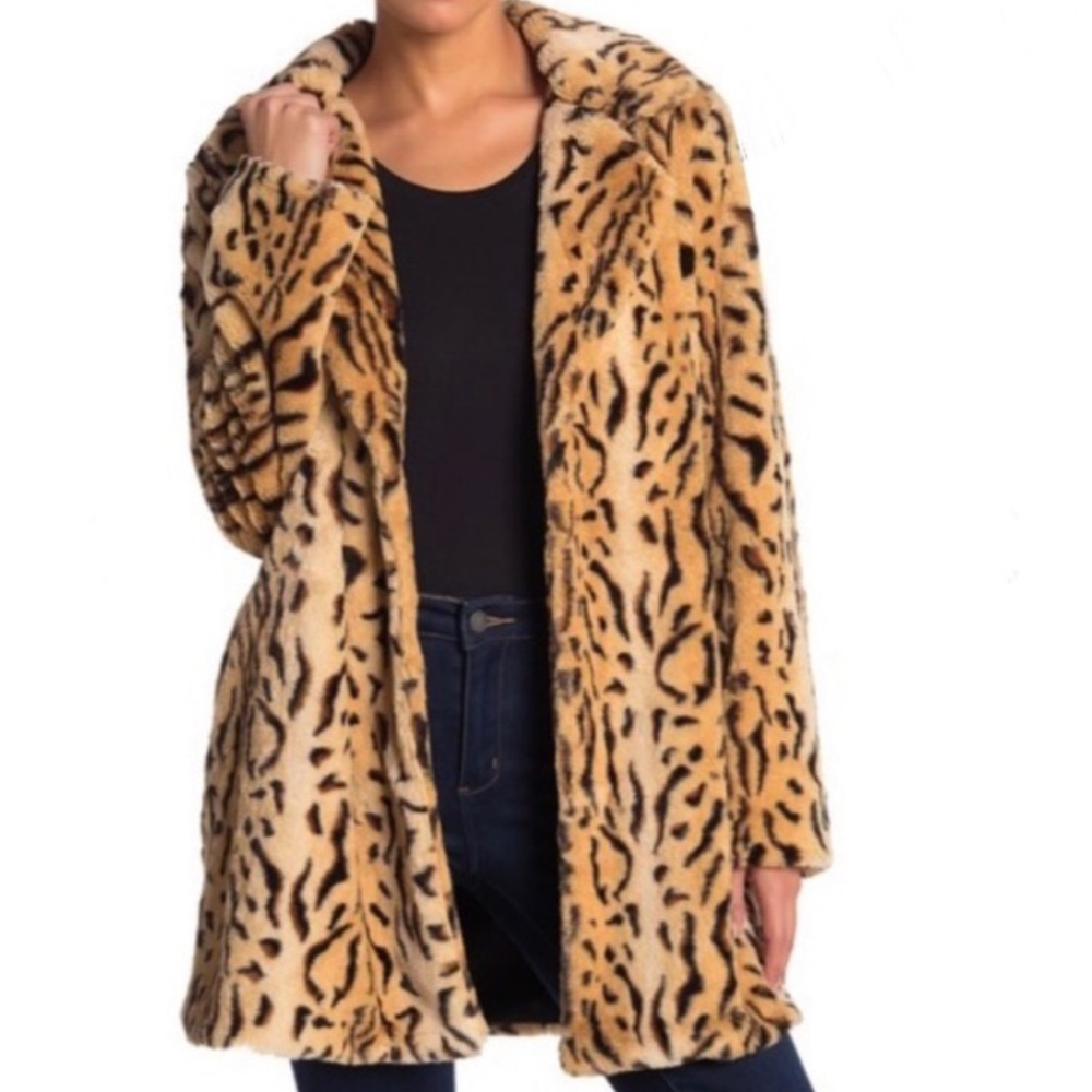 Love Token NWOT Faux Fur Tiger Print Coat with Magnetic Closure